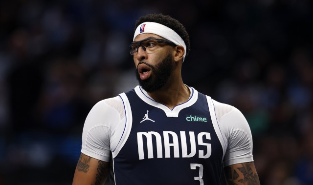 开云入口-独行侠欲送走浓眉？美媒列五大潜在下家：联手字母哥或前往快船