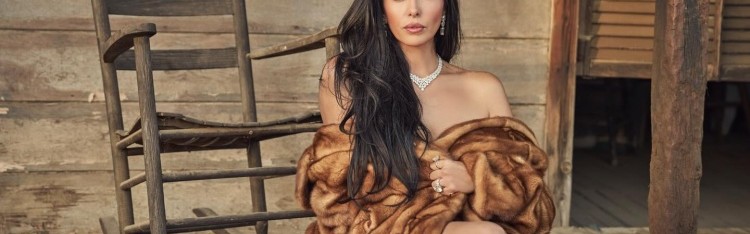 kaiyun-瓦妮莎分享闺蜜合影：甜瓜前妻拉拉笑称自己就是那位挚友