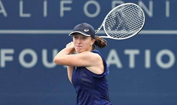 开云网页版-斯瓦泰克单赛季第20次送蛋 高芙4连败被打出阴影