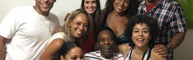 开云中国-贵为球王 贝利遗产1500万美元 现任妻子和7子女分