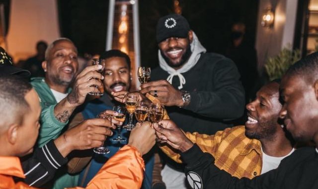 kaiyun-老詹违规确定不会禁赛 将代表湖人出战与太阳首战