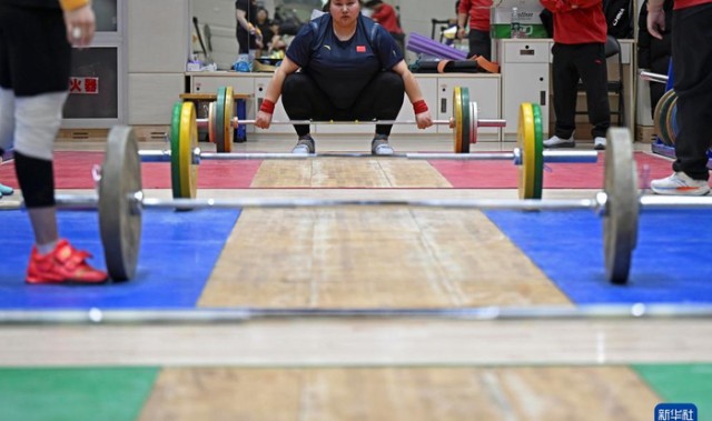 开云登录-中国队举行媒体开放日活动|北京国家体育总局|国家队|中国国家举重队|北京|国家体育总局_新浪体育_新浪新闻