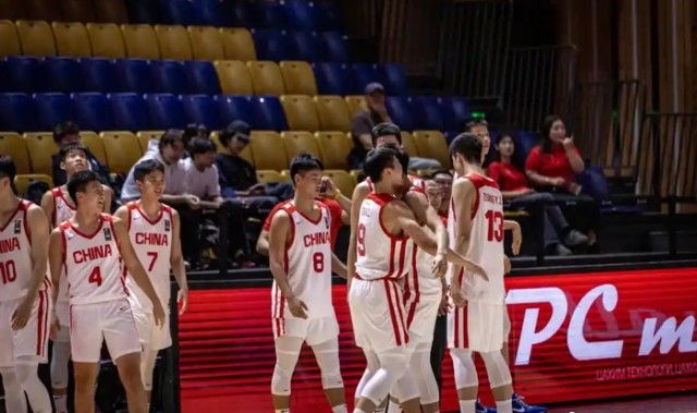 开云官网-官宣，上海男篮3人离队，2小前锋+1内线，王哲林送祝福|张子|赵杰|张懿|纽约尼克斯队|张子一_新浪体育_新浪新闻