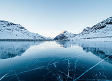 开云中国-詹姆斯：浓眉的表现很正常 我们需要给他更多帮助
